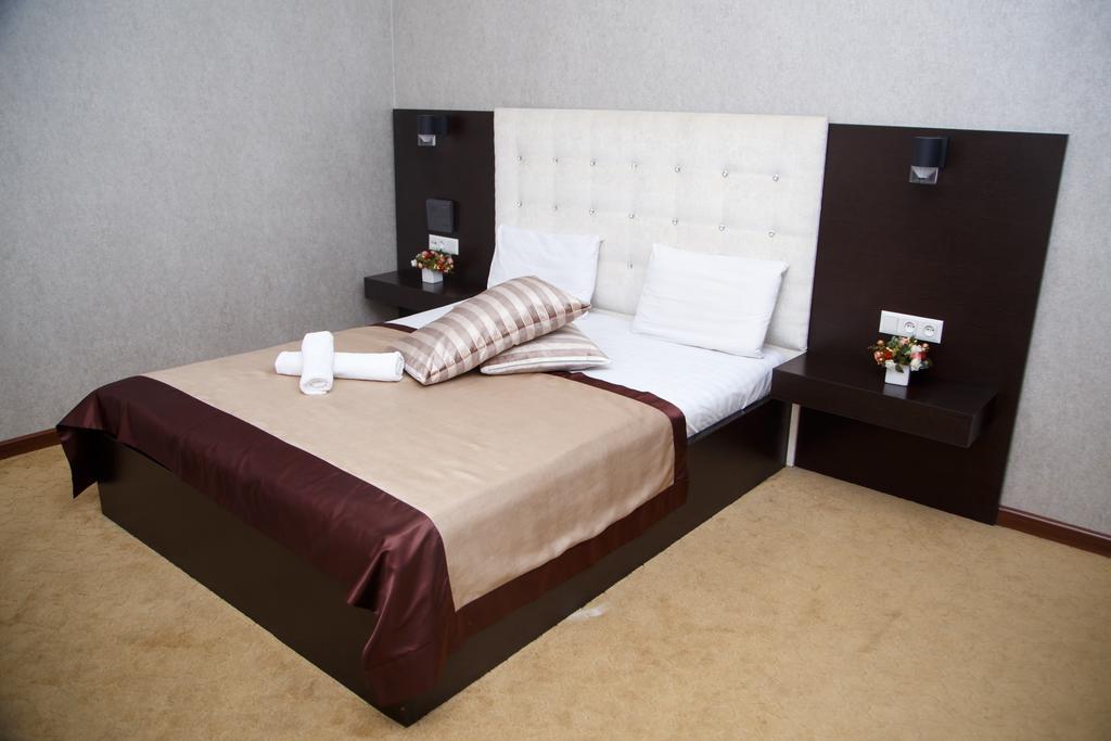 Hotel Avenue Bishkek Exterior photo